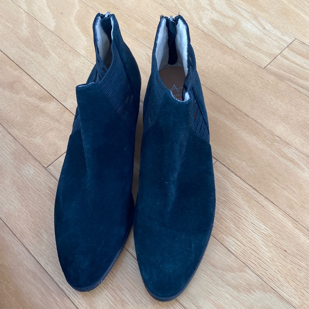 Black Aquatalia Suede Chelsea Boot size 9